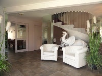 오텔 이브 - 스카이스캐너 호텔