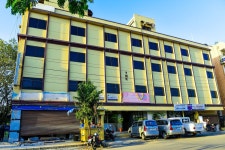 K C Residency - 스카이스캐너 호텔