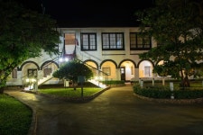 선버드 리빙스토니아 비치 호텔 - 스카이스캐너 호텔