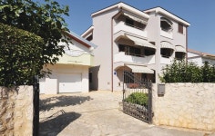 스터닝 홈 인 자다르 뷔스 WiFi 3 베드룸 - 스카이스캐너 호텔