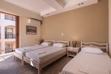 이리아 호텔 - 스카이스캐너 호텔