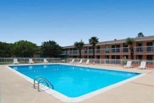 모텔 6 서퍽 VA - 스카이스캐너 호텔