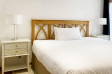 휘틀리 올드 개리지 - 스카이스캐너 호텔