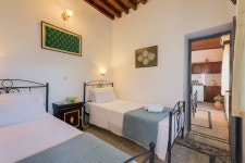 에라토 아파트먼츠 - 스카이스캐너 호텔