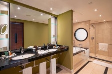 힐튼 워소 시티 | 2023년 최신 가격 | 호텔 | 스카이스캐너