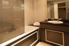 A4 에잇 모텔 - 스카이스캐너 호텔