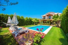 짜라 카야 빌라 - 스카이스캐너 호텔