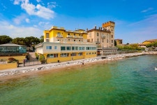 호텔 에스티 | 2023년 최신 가격 | 호텔 | 스카이스캐너