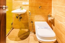 Hotel Regal International- Near Airport | 2023년 최신 가격 | 호텔 | 스카이스캐너