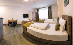 E&B Aparthotel - 스카이스캐너 호텔