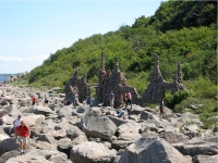 [PDF] The Royal Republic of Ladonia: A Micronation built of Driftwood, Concrete and Bytes | Semantic Scholar