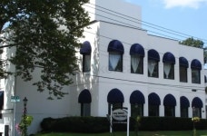 Art School에서 학생들 미술 수업 지도하실 미술 강사 혹은 Art Studio 를 운영하시고자 하시는 분 구합니다.