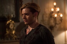 dominic sherwood We Heart It의 이미지