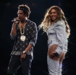 Beyoncé & JAY-Z 2 legends 2 legs 14 countries 39 cities 48 shows Box office trending towards $250 million #OTRII On The Run II... 