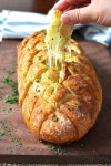 CHEESE AND GARLIC CRACK BREAD (PULL APART BREAD) | food, cheese 그리고 herb