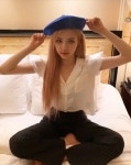 kpop, girls 그리고 rose We Heart It의 이미지