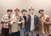 kpop, park 그리고 kim We Heart It의 이미지