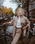 비디하우스 트레블스 앤 텔레콤 | bbdi0r Amsterdam | fashion, outfit 그리고 travel