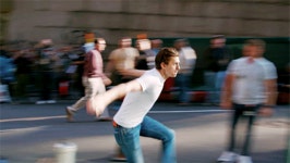tom holland on the set of spider man homecoming | gif, man 그리고 Marvel