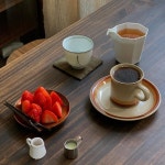 Photo by @orizzang in 은평구어딘가 with @yunnnnn__, and @seongwa_grocery. L’image contient peut-être : boisson, tasse de... 