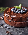 Chocolate blueberry mint cake........🥧🍰🍫🍇 | inspiration, lovely 그리고 chocolate