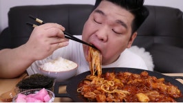 와이고수 - 윤뚱 왜 요즘은 직접요리안하는거임??? 윤뚱 왜 요즘은 직접요리안하는거임???