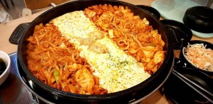 와이고수 - 축구보면서 먹은 치즈닭갈비 축구보면서 먹은 치즈닭갈비