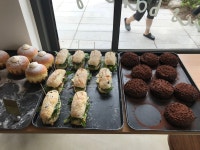 와이고수 - 오늘 우연히 들린 빵집 오늘 우연히 들린 빵집