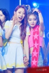 와이고수 - 오늘자 쇼챔피언 연정 청하 케미.jpgif 오늘자 쇼챔피언 연정 청하 케미.jpgif