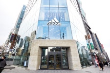아디다스 - [adidas Korea] 아디다스코리아 홍대브랜드센터 직영매장 점장 채용 - 판매직 매장관리 채용정보는 샵마넷 ShopMa.net