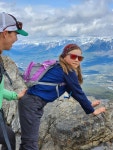 Strava에서 Myron T.님이 2023년 5월 7일에 수행한 7.7km 달리기 활동 Hike up Ha Ling with Catherine, Kibo and the MacDonald... 