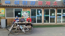 158.2 km Ride Activity on July 30, 2016 by 찬일 김 on Strava 처부원들과 섬진강 종주.  중간에 빵구 2번, 구례에서 자전거 정비 등... 