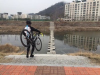 Strava에서 Boram P.님이 2017년 3월 1일에 수행한 64.0km 라이딩 활동 국토종주 오천자전거길 - Boram Parks 64.0km bike ride