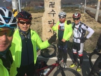 Strava에서 엑스로즈 ..님이 2018년 11월 17일에 수행한 42.8km 라이딩 활동 오전 라이딩 - 엑스로즈 .s 42.8km bike ride