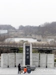 [SD포토] 임진각 망배단에서 제 올리는 실향민 : 스포츠동아 [SD포토] 임진각 망배단에서 제 올리는 실향민
