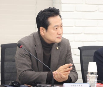 국힘, 3선 조해진에 김해 출마 요청…“경쟁력 주로 고민”｜동아일보 국힘, 3선 조해진에 김해 출마 요청…“경쟁력 주로 고민”