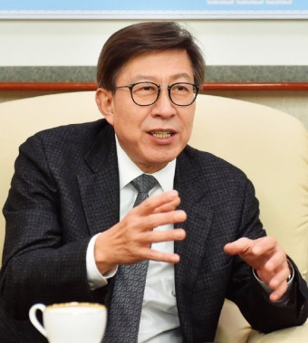 동아일보