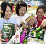 [경제 포토] “온갖 맥주 다 모였네”｜동아일보 [경제 포토] “온갖 맥주 다 모였네”