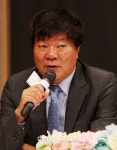 [SD포토] 김종학 감독, ‘신의로 돌아왔어요~’｜동아일보 [SD포토] 김종학 감독, ‘신의로 돌아왔어요~’