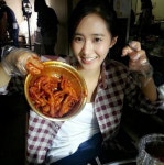 소녀시대 유리, “닭발과 첫 대면식” 깜찍 표정｜동아일보 소녀시대 유리, “닭발과 첫 대면식” 깜찍 표정