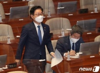 김부겸, 윤석열·최재형 대권 도전에 “정상적인 모습 아니야”｜동아일보 김부겸, 윤석열·최재형 대권 도전에 “정상적인 모습 아니야”