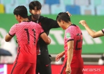 ‘부상 손흥민’, 팰리스전 결국 명단 제외…케인이 선봉｜동아일보 ‘부상 손흥민’, 팰리스전 결국 명단 제외…케인이 선봉