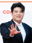 슈퍼주니어 신동, 코로나19 확진…자가격리 중｜동아일보 슈퍼주니어 신동, 코로나19 확진…자가격리 중