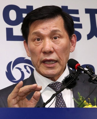매번 나오는 ‘솜방망이 처벌’ 논란…허구연 KBO 총재의 진단은｜동아일보 매번 나오는 ‘솜방망이 처벌’ 논란…허구연 KBO 총재의 진단은