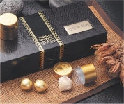 오랜 전통으로 완성된 ‘김씨영동고’… 자연산 침향으로 만든... 오랜 전통으로 완성된 ‘김씨영동고’… 자연산 침향으로 만든 ‘김씨공심단’