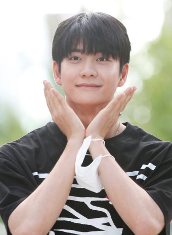‘우영우’ 강태오, 수해 성금 2000만원 기부…훈훈한 선행｜동아일보 ‘우영우’ 강태오, 수해 성금 2000만원 기부…훈훈한 선행