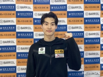 수영 황선우, 주 종목 아닌 자유형 50m 이어 접영 100m도 우승｜동아일보 수영 황선우, 주 종목 아닌 자유형 50m 이어 접영 100m도 우승