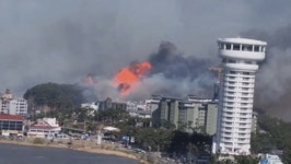 강릉 산불, 강풍 타고 민가로 번져…진화 헬기도 못 띄워｜동아일보 강릉 산불, 강풍 타고 민가로 번져…진화 헬기도 못 띄워
