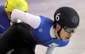 황대헌 국대 복귀 빨간불…선발전 1500m 7명 중 6위｜동아일보 황대헌 국대 복귀 빨간불…선발전 1500m 7명 중 6위