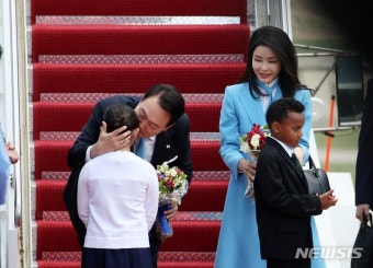 장경태 “尹, 화동 뽀뽀 성적 학대” vs 장예찬 “그럼 부시는? 머리에 포르노 밖에 없냐”｜동아일보 장경태 “尹, 화동 뽀뽀 성적 학대” vs...